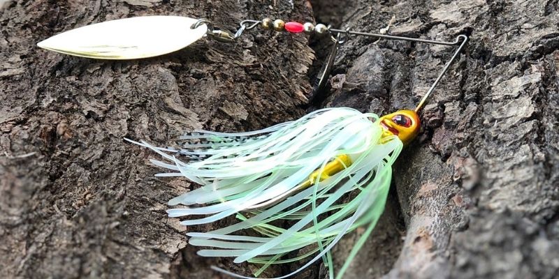How to TIE a Spinnerbait! Spinnerbait Tip! One of the Best Lures for  Catching Fish 
