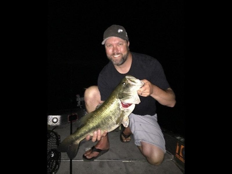 What's your go-to lure/bait when night fishing ? : r/bassfishing